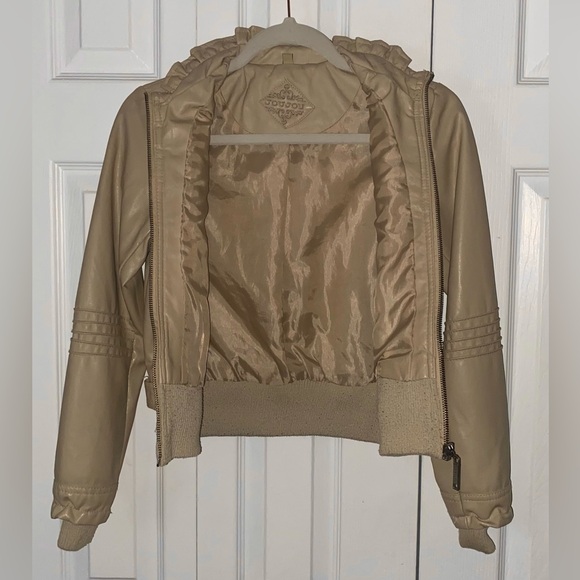 Leather type tan/beige jacket for girls size large (10-12) - Picture 5 of 9